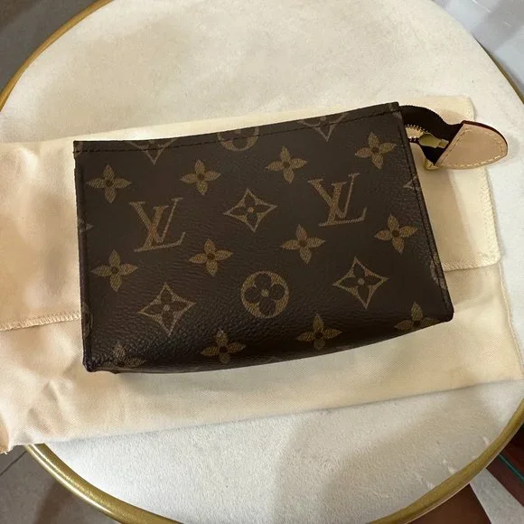 Louis Vuitton Monogram Toiletry Pouch 15 - Picture 1 of 7